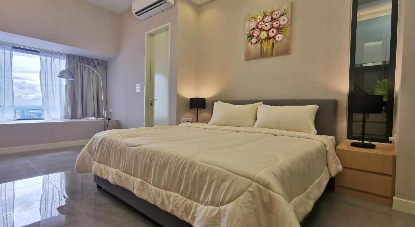Image of Studio Room King 17
