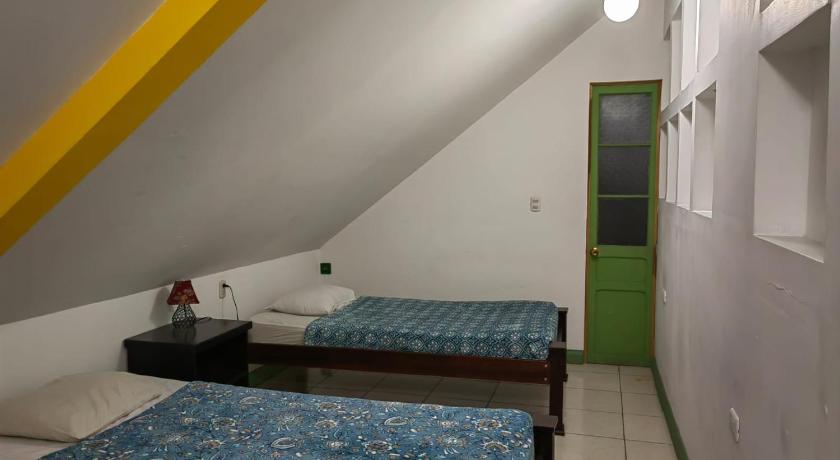 Image of Triple Room with Shared Bathroom 3