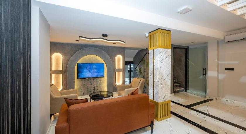 Paradise Airport Hotel - image 9