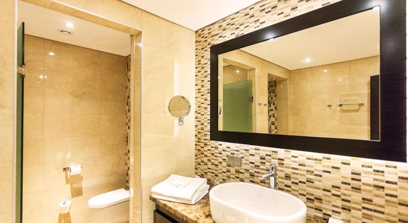 Image of 1 King Premium Balcony 2