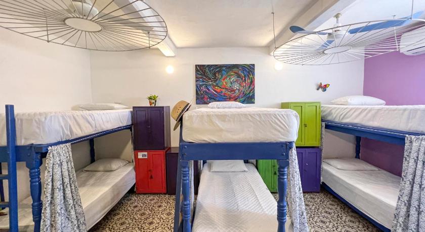Image of Bed in 8-Bed Mixed Dormitory Room 0