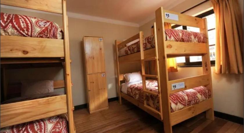 Image of Bed in a 8 Bed Mixed Room 1