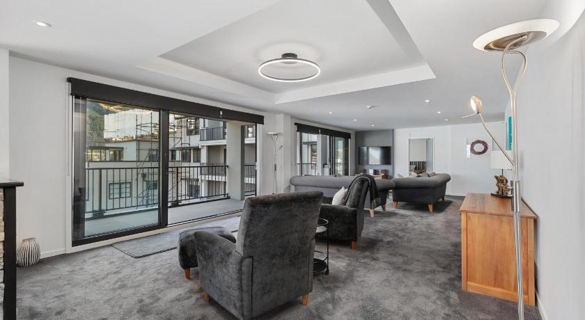 Image of Penthouse Apartment 12