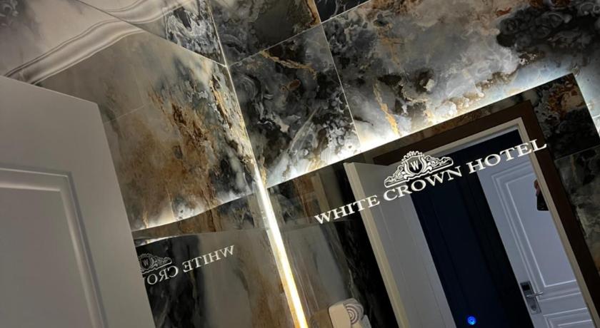 WHITE CROWN HOTEL photo