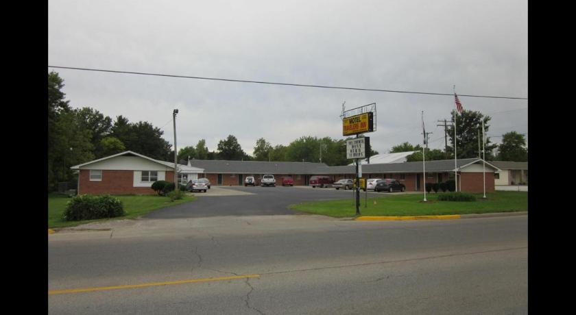 Travelers Inn Olney photo