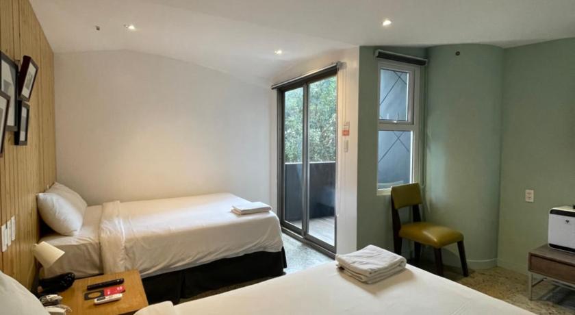 Image of Twin Superior room with Balcony 7