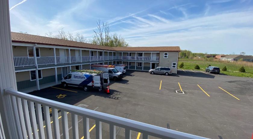Stay Inn and Suites photo