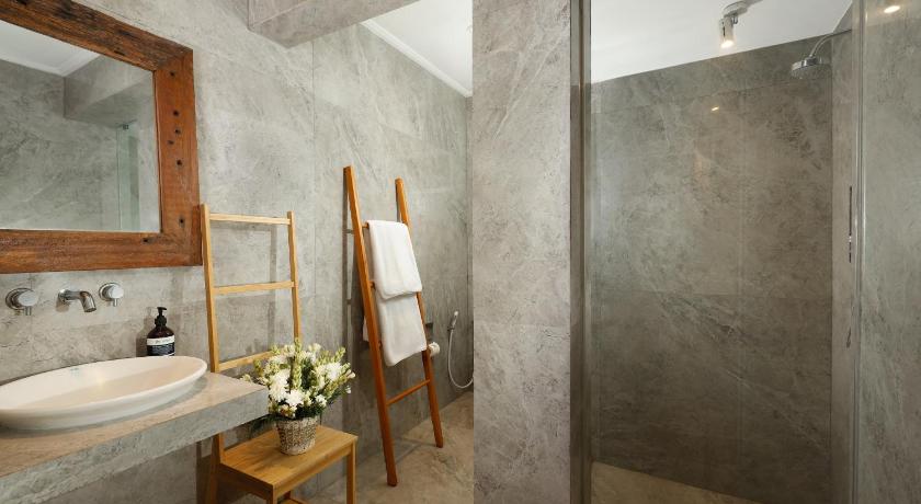 Villa Swarna Seminyak by Nakula - image 12
