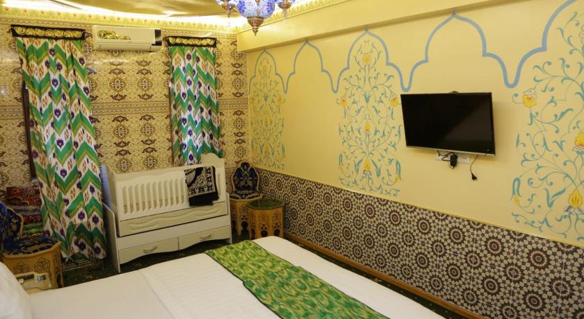 Image of Large Twin Room 2