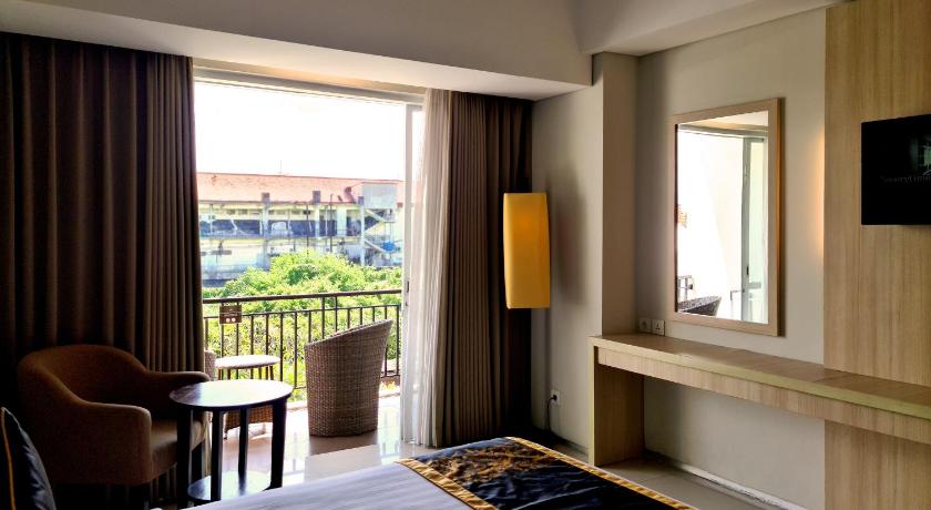 Image of Deluxe Double or Twin Room with Balcony 3