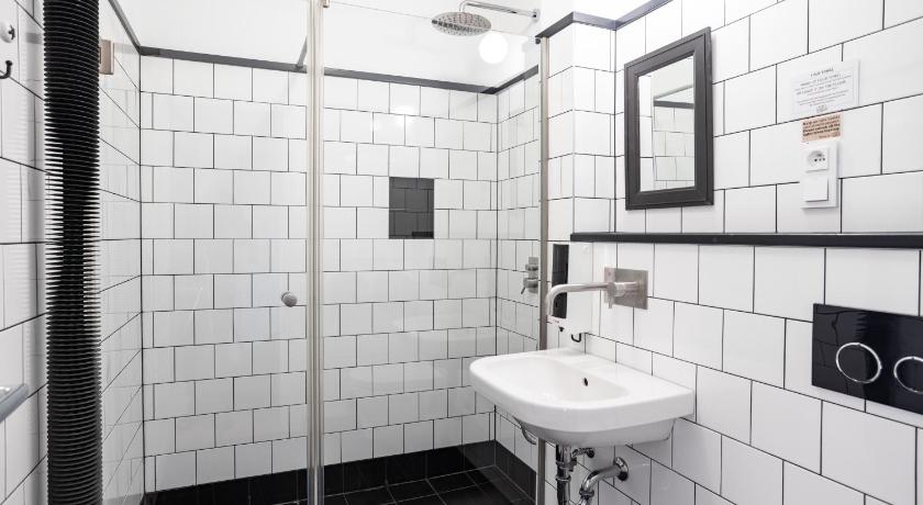 Image of Double or Twin ensuite 2