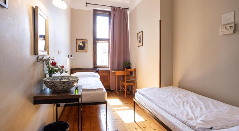 Image of Twin Room with Shared Bathroom 1