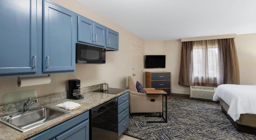 Candlewood Suites Chesapeake-Suffolk photo
