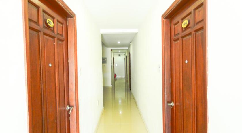 Image of Standard King Room 9