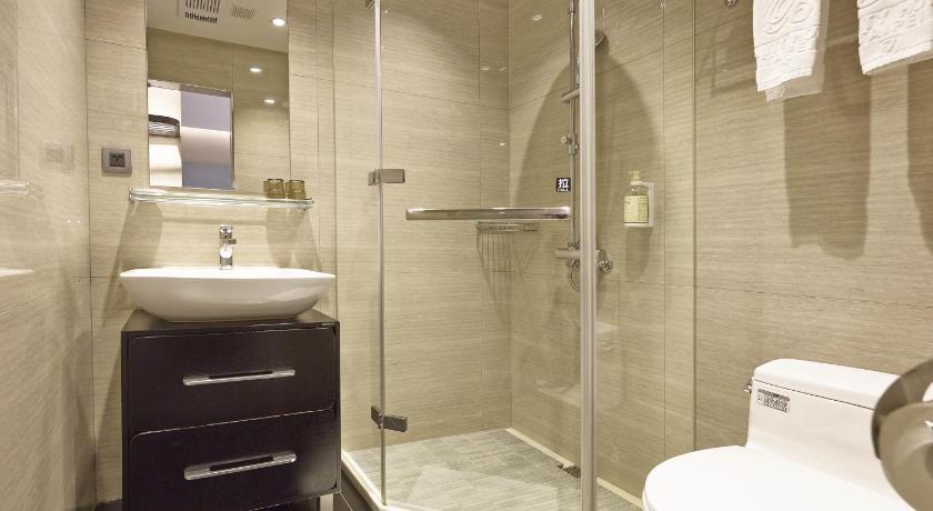 Image of Grand Double Room - Non Smoking 9