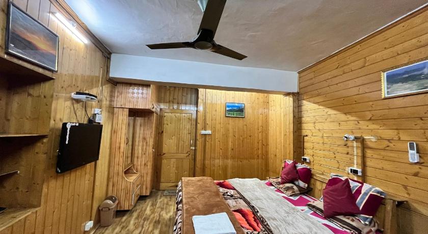 Sun n Shade Guest House - image 13