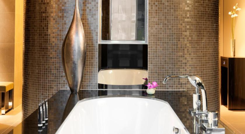 Image of Regency Suite King 6