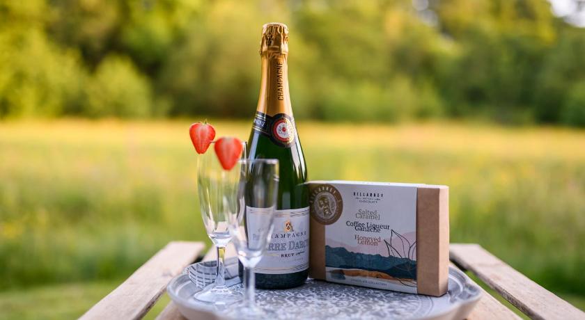 Killarney Glamping at the Grove, Suites and Lodges photo