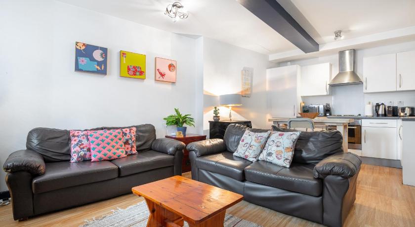 Spitalfields one bedroom apartment photo