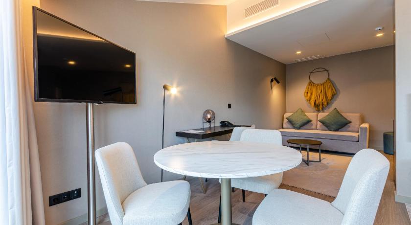 Lisbon OMID Saldanha Hotel 4-Star Hotel exterior