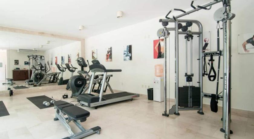 Luxurious & Central Condo In Playa Steps From The Beach photo