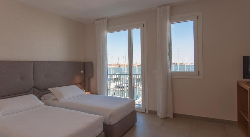 Sottomarina Mosella Suite Hotel 4-Star Hotel pool