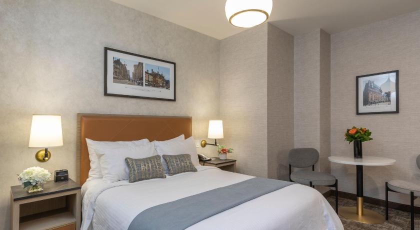 Image of Deluxe Queen Room 9