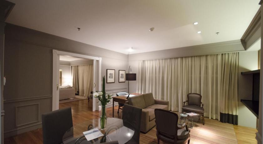 Image of Queen Suite with Spa Bath 4