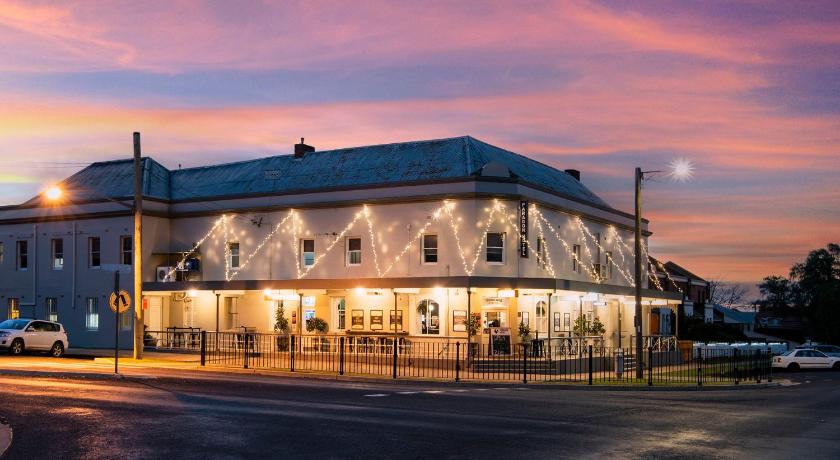 The Paragon Hotel — Hotel in Mudgee
