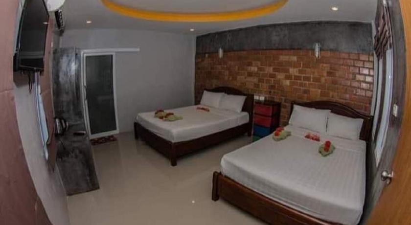 Image of Family Room 1