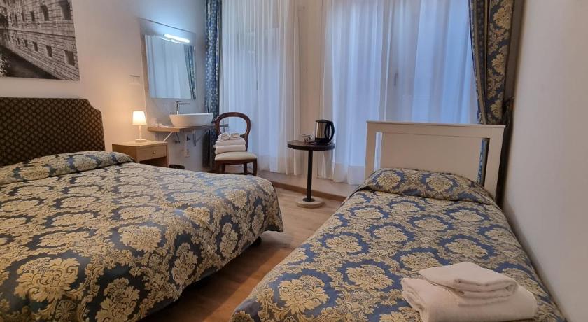 Háromszemélyes szoba közös fürdőszobával (Triple Room with Shared Bathroom) fotója 1