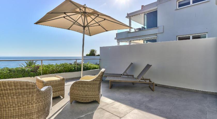 Image of Panorama King Suite with Sea View 16
