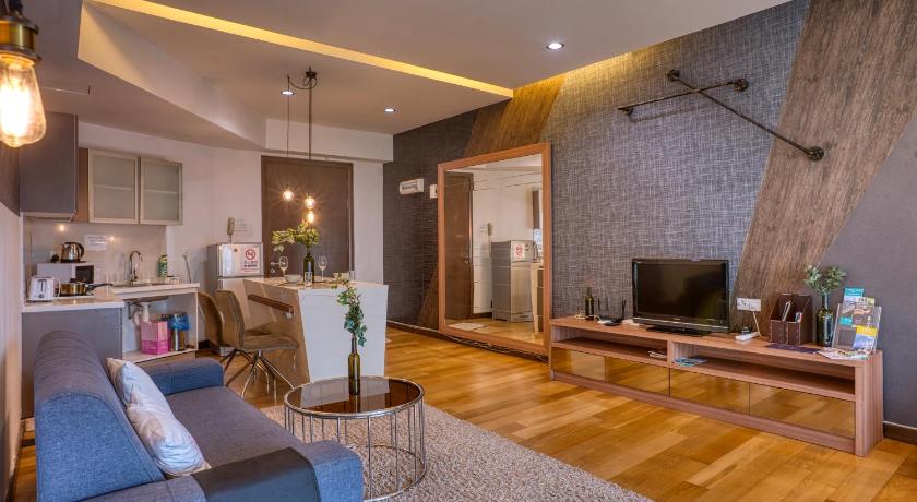Regalia Residence - image 7