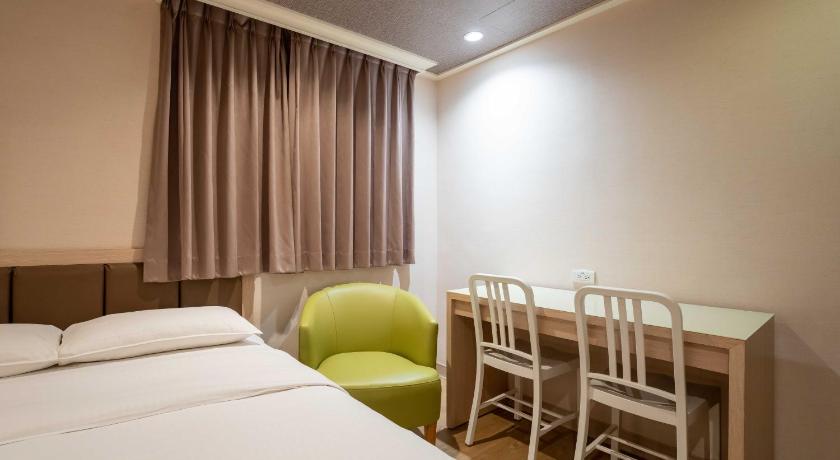 Image of Business Quadruple Room 17