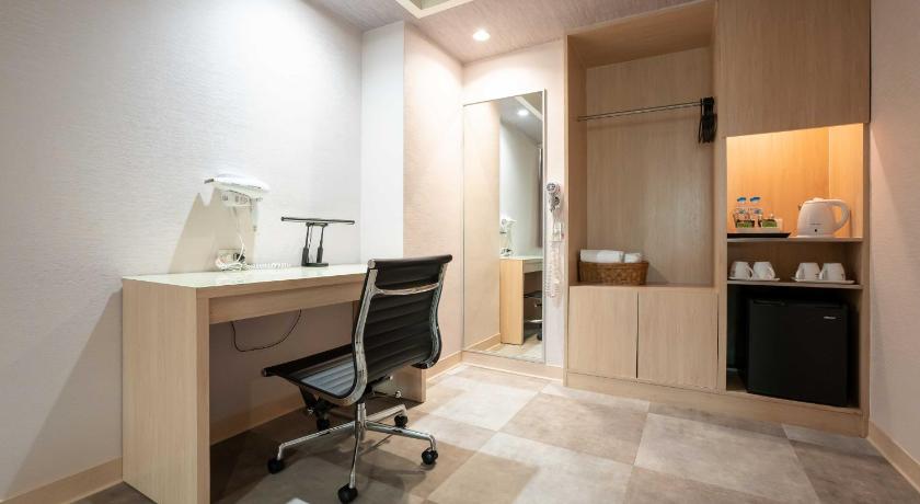 Image of Superior Quadruple Room for 4 People - Non-Smoking 7