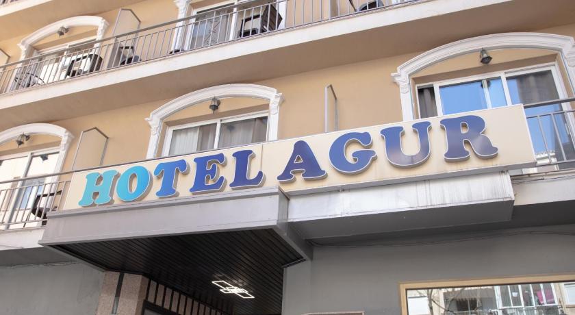 Hostal Los Corchos in Fuengirola: Find Hotel Reviews, Rooms, and Prices on