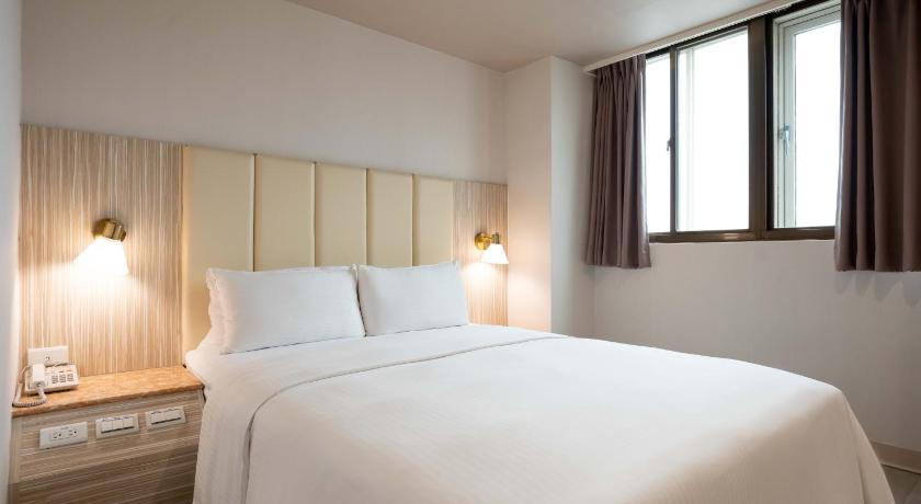 Image of Cozy King Room 10