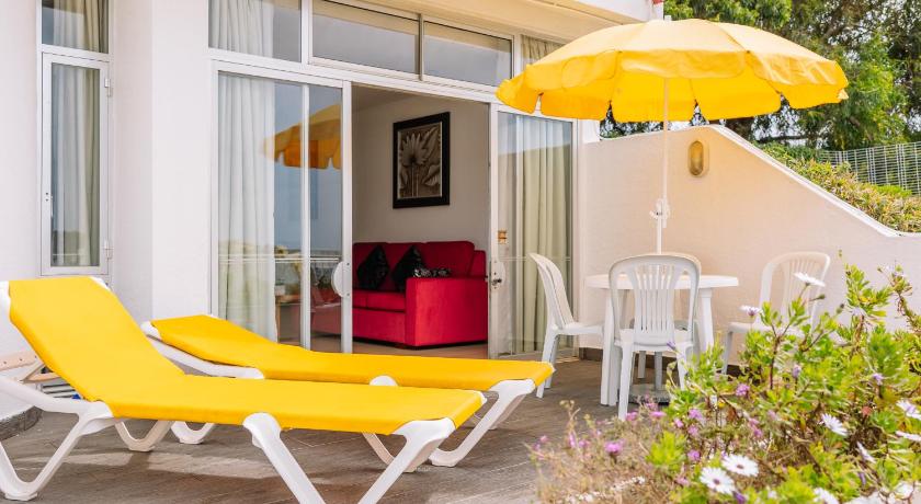 Image of 1-Bedroom Deluxe Sea or Pool View Apartment for 2 People 11