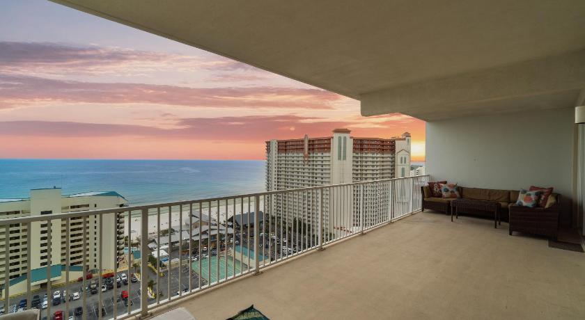 Image of Apartment with Sea View 6