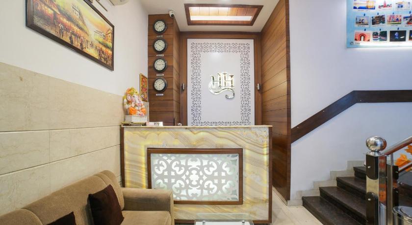 OYO Townhouse 561 Hotel Hollywood Heights photo