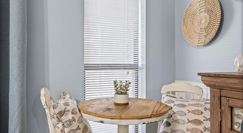 Image of One-Bedroom Apartment 9