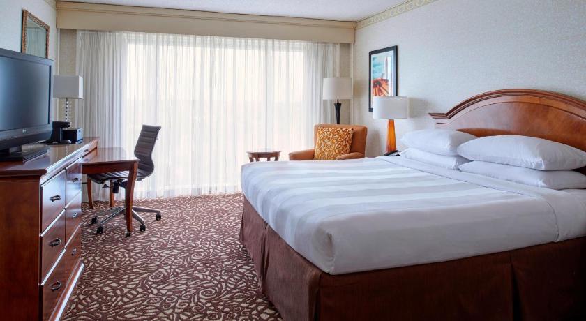 Milwaukee Marriott West photo