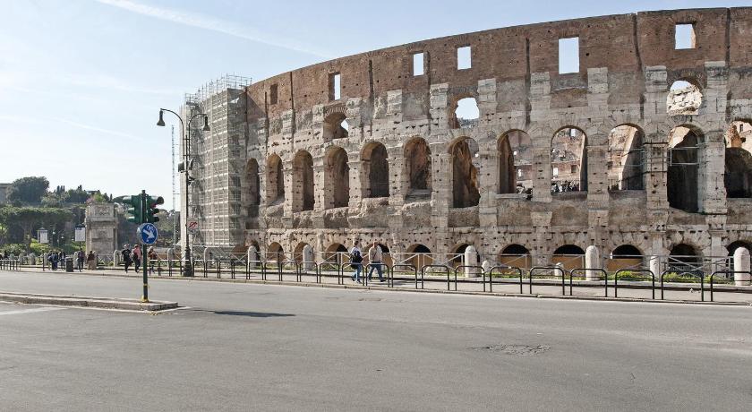 Coral flat Colosseo photo