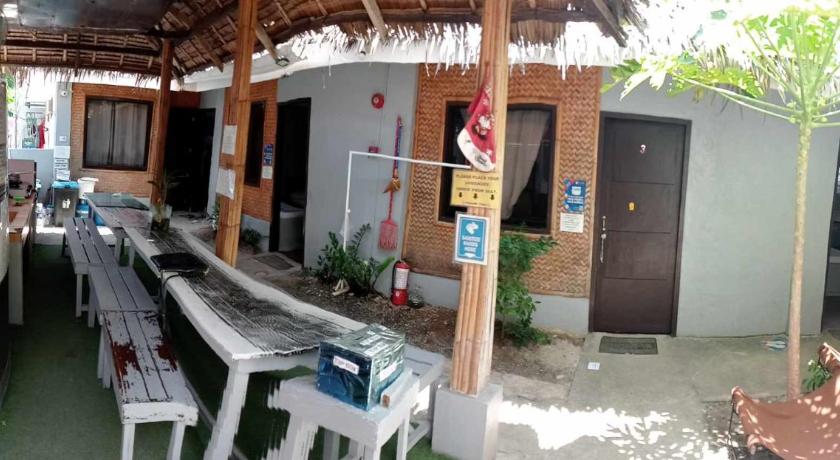 Lola's Lodge - image 7