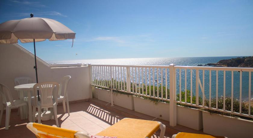 Image of 1-Bedroom Deluxe Sea or Pool View Apartment for 2 People 1