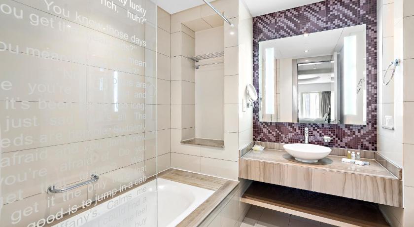 ALiving- Iconic 1BR in Paramount Business Bay 6205 - image 3