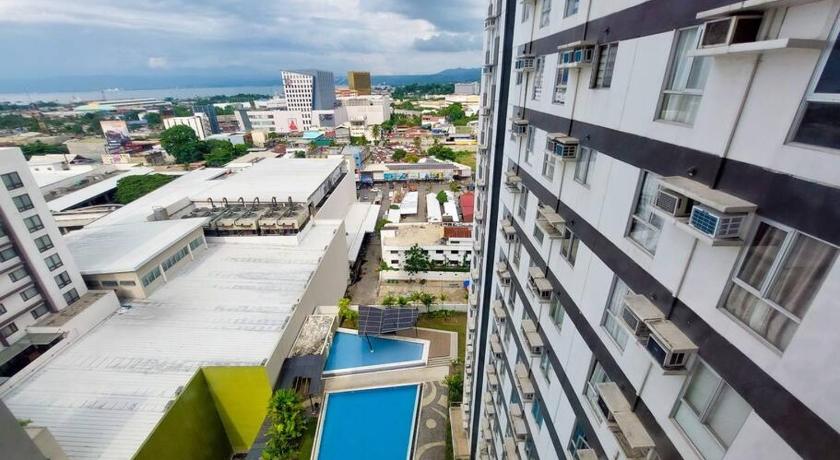 Centrio Tower w/ Netflix + WiFi - image 18