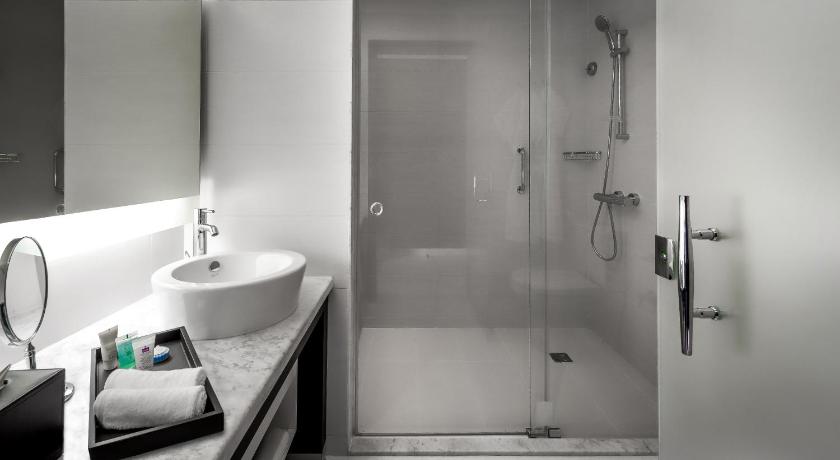 Image of Standard Room King Size Bed 5