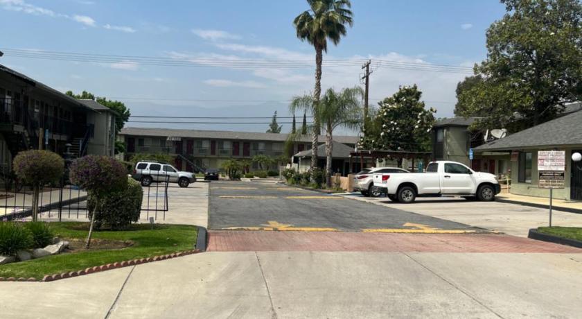 Sunpark Inn & Suites photo