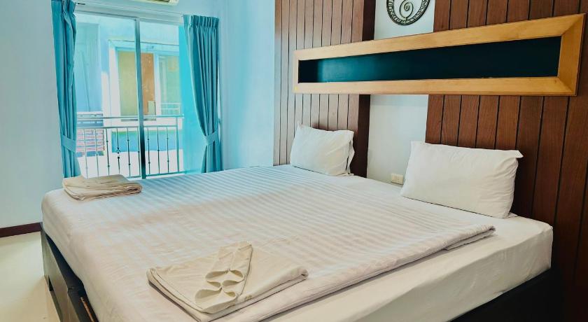 Deva Suites Patong Hotel photo